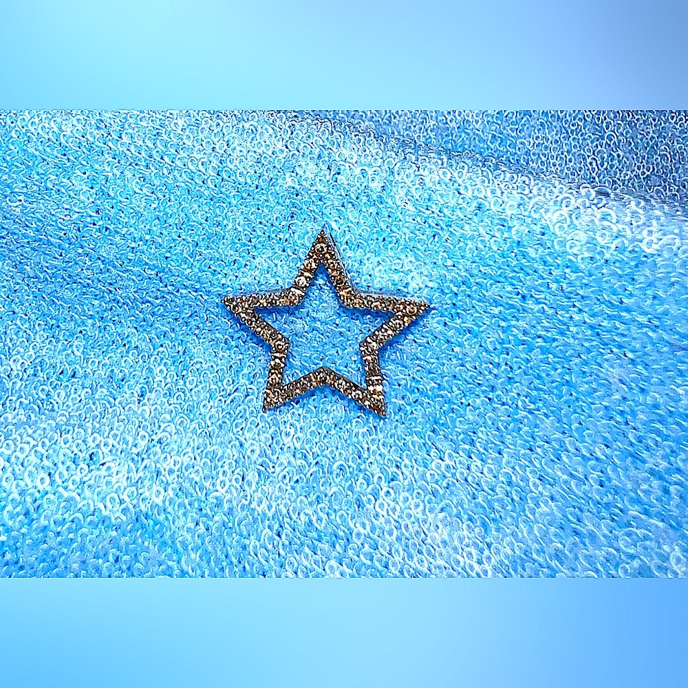 Sterling silver and REAL diamonds star pendant.